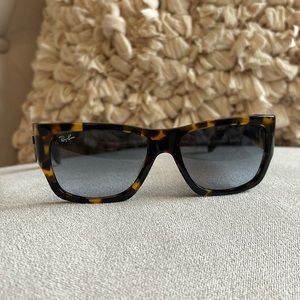 NWT Ray-Ban 54mm Gradient Sunglasses